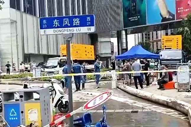星空官方版网站登录入口-星空(中国)排涝突击队在排涝现场